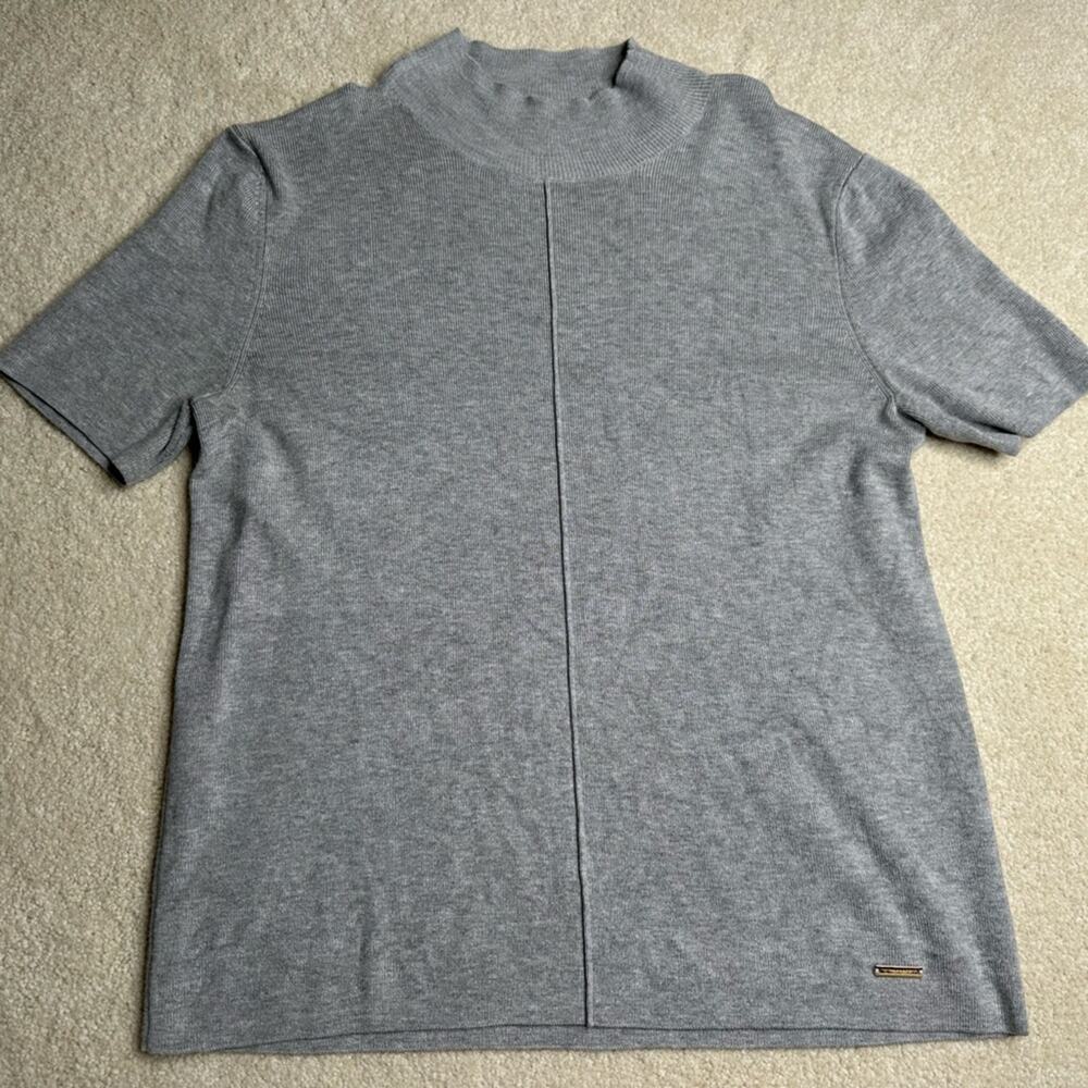 Tahari Gray Short Sleeve Knit Tee With Mock Neck